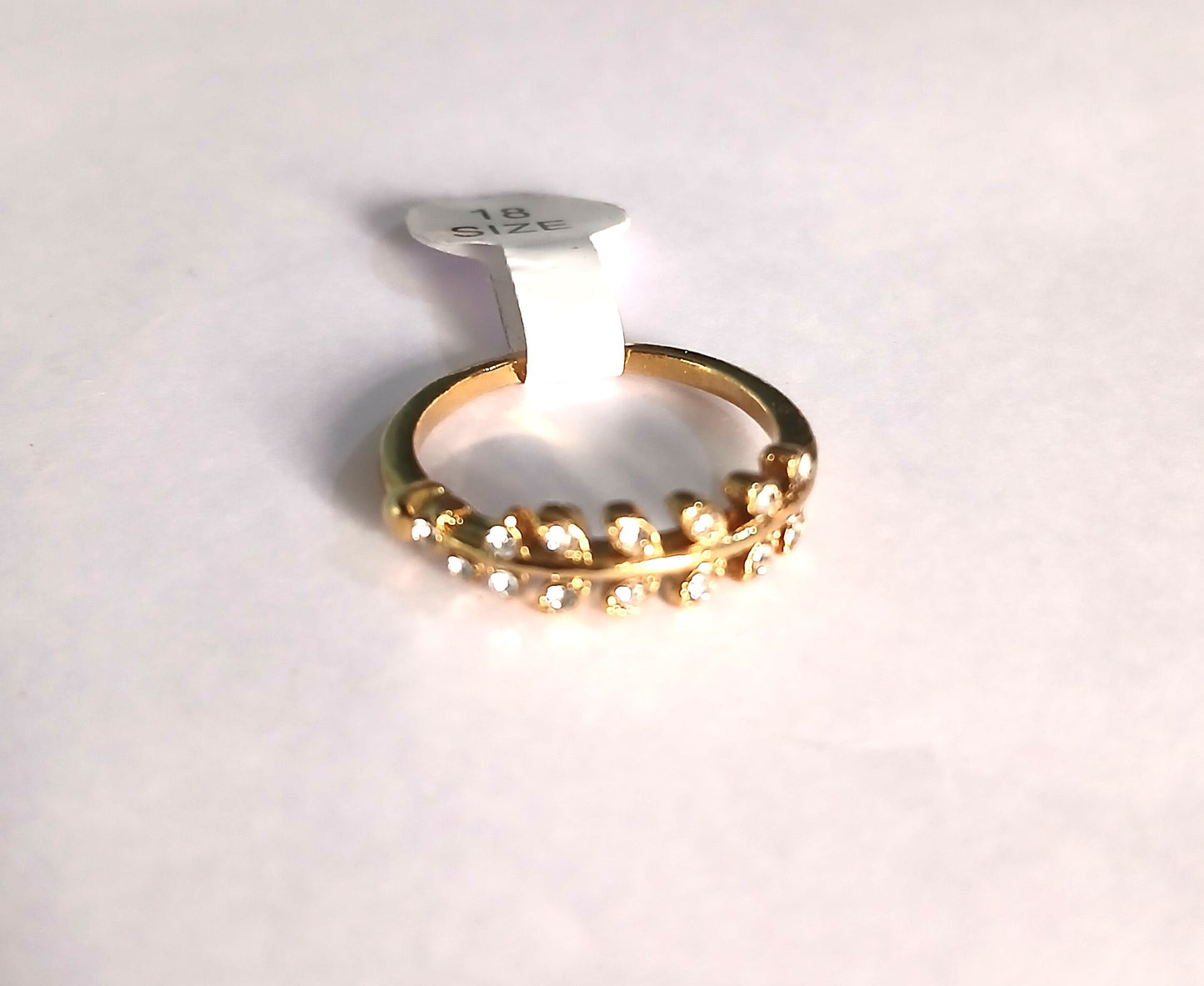 Gold-Colored Ring with an Elegant Leaves Design