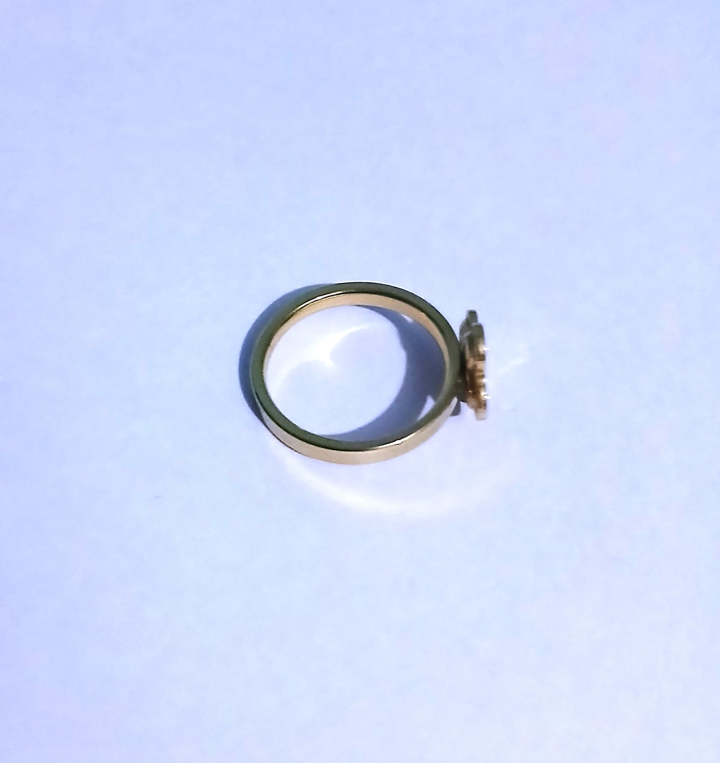Black and Gold Ring Combines Bold Design