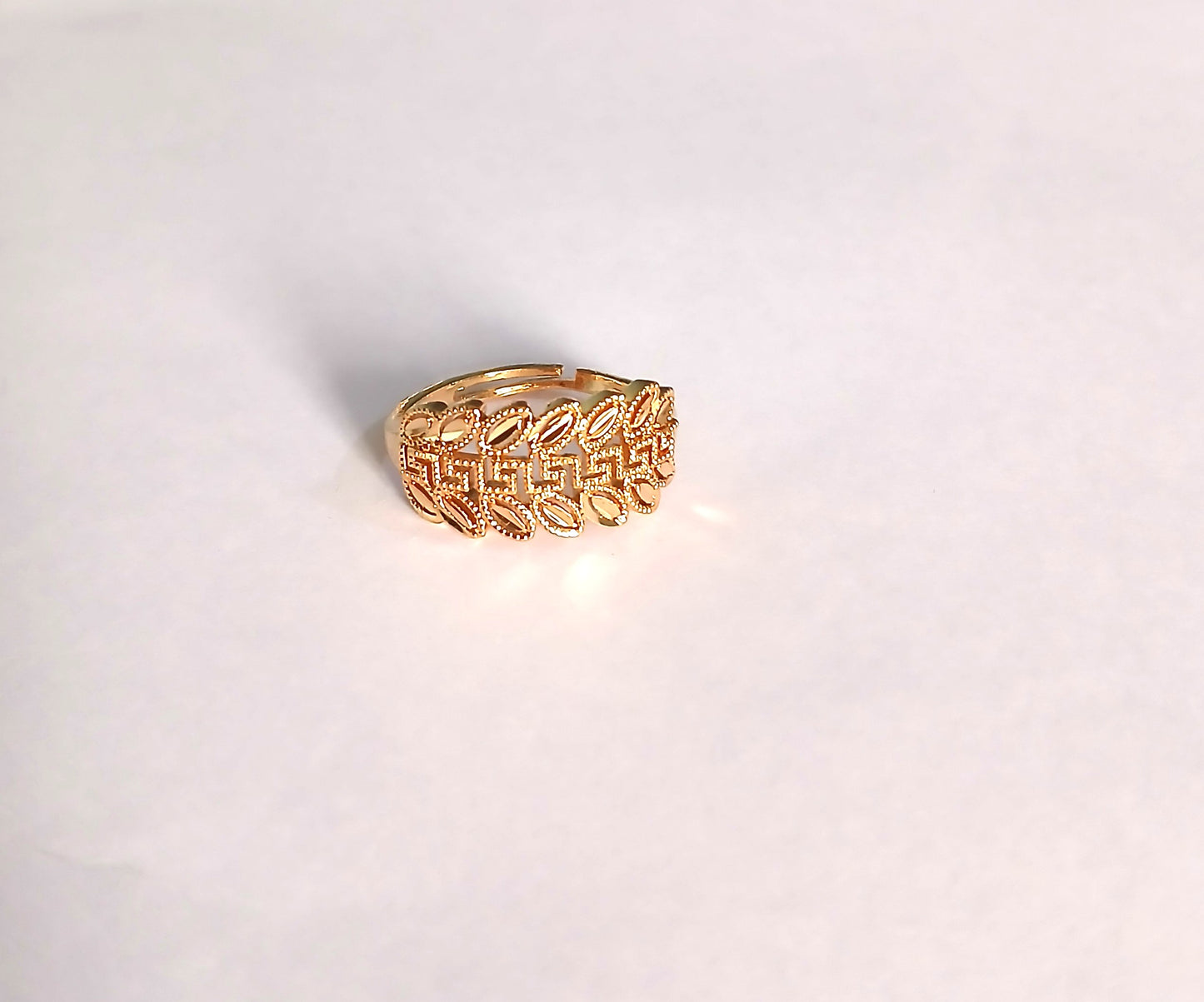 Gold-Plated Ring Features a Rich Gold Color