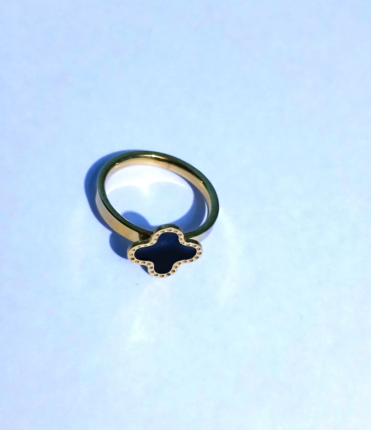 Black and Gold Ring Combines Bold Design