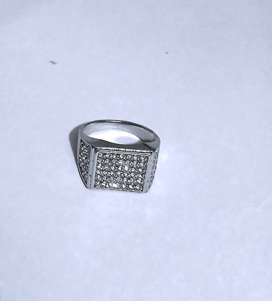 Sleek Silver Ring Accented with Shiny Gemstones