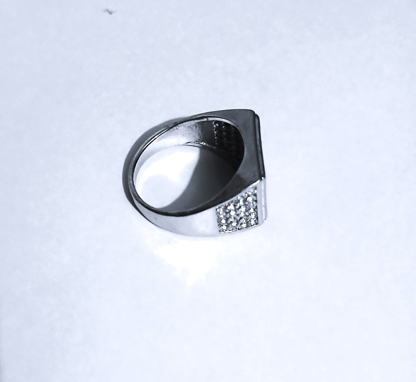 Sleek Silver Ring Accented with Shiny Gemstones