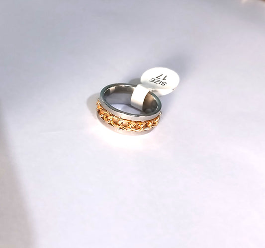 Silver Colored Round Band Ring with Gold Accents – Trendy South B Style